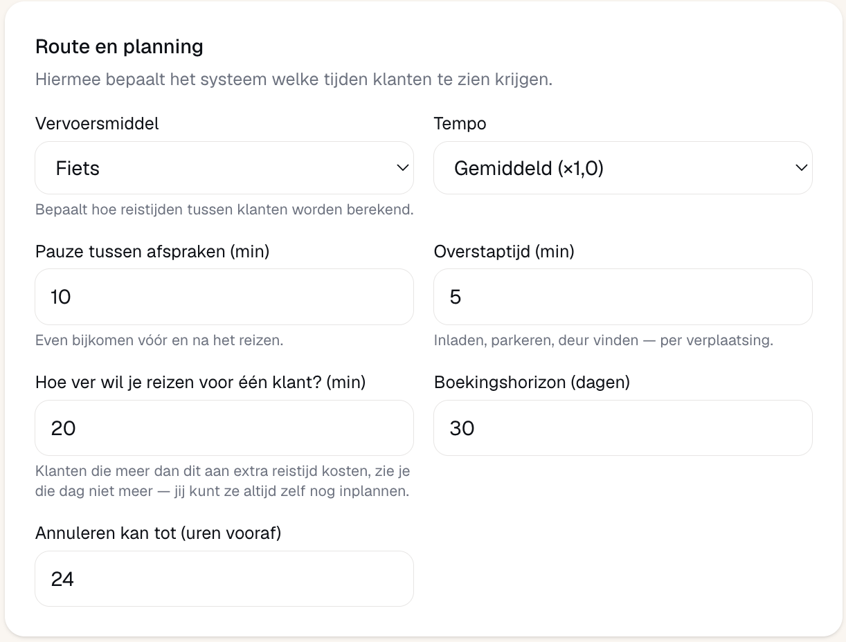 Instellingen voor route en planning: vervoersmiddel, tempo, pauze, overstaptijd en boekingshorizon